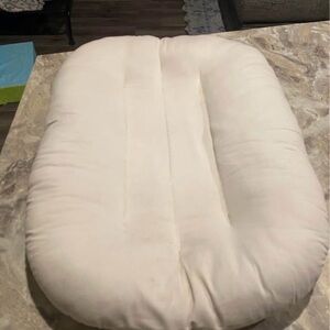 Luxurious Cream Bedding Pillow
